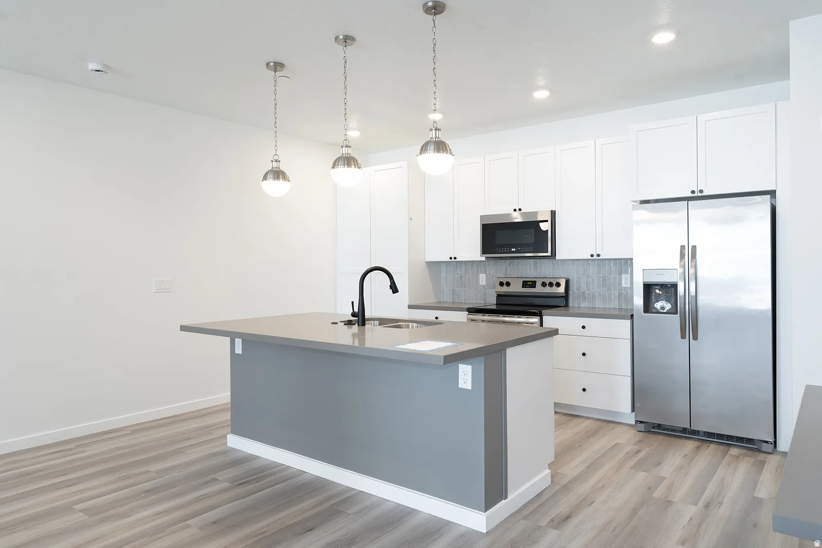 *Photo of a similar unit