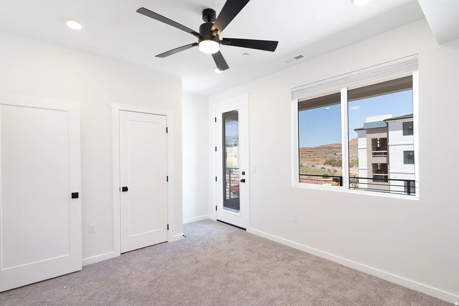 *Photo of a similar unit