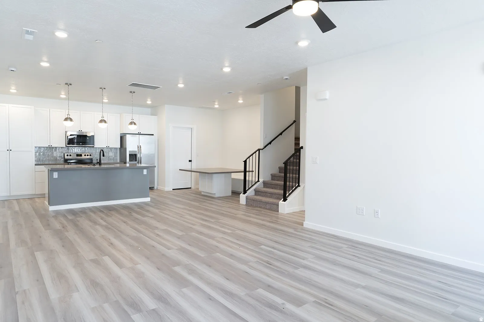 *Photo of a similar unit