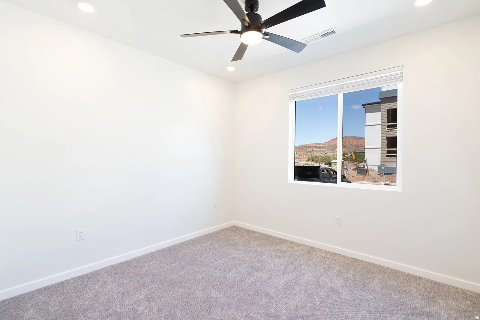 *Photo of a similar unit