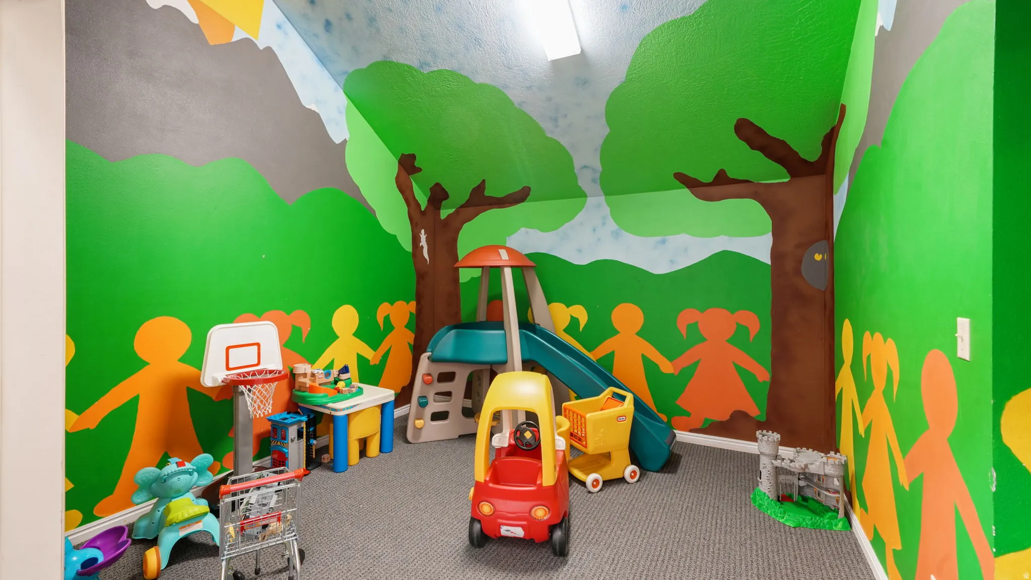 Game room featuring carpet floors