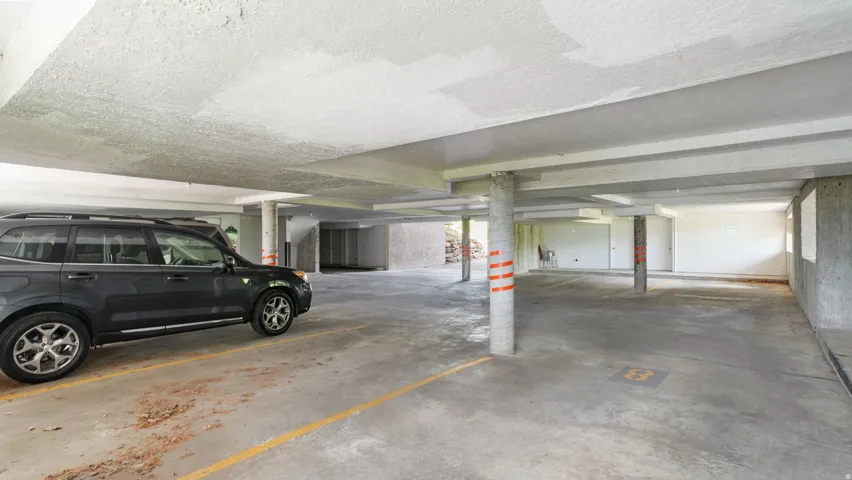 Garage with a parking garage