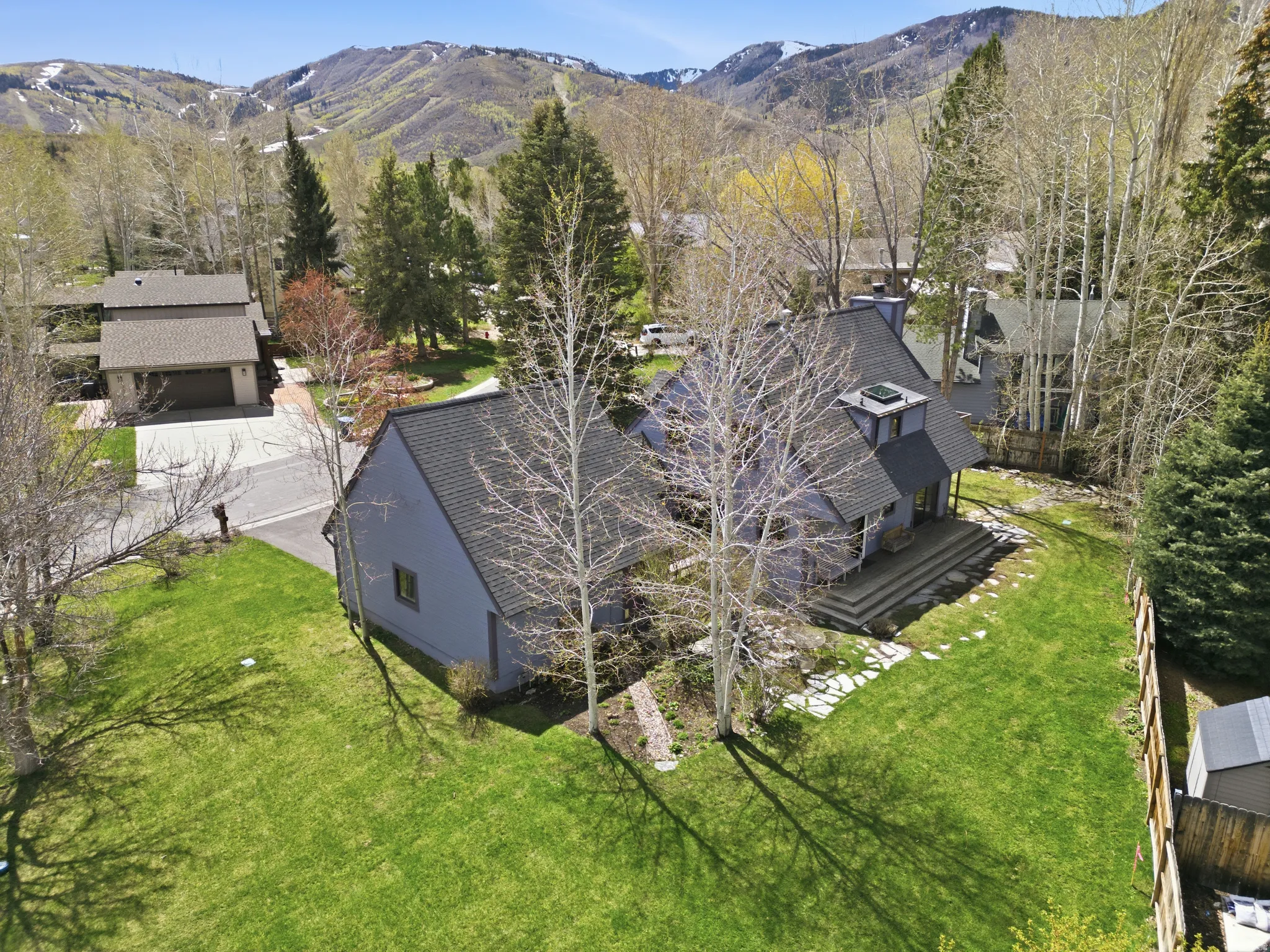 Bird's eye view of a mountainous background