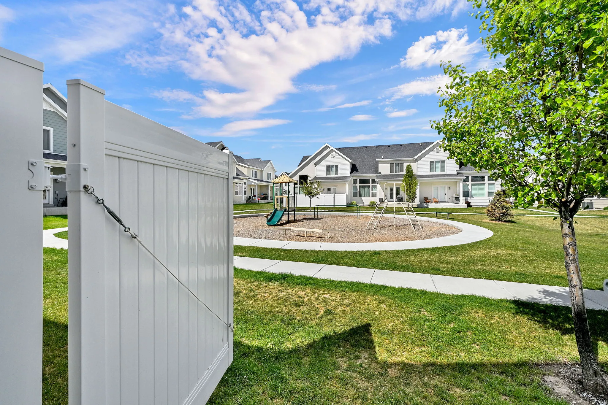 View of home's community