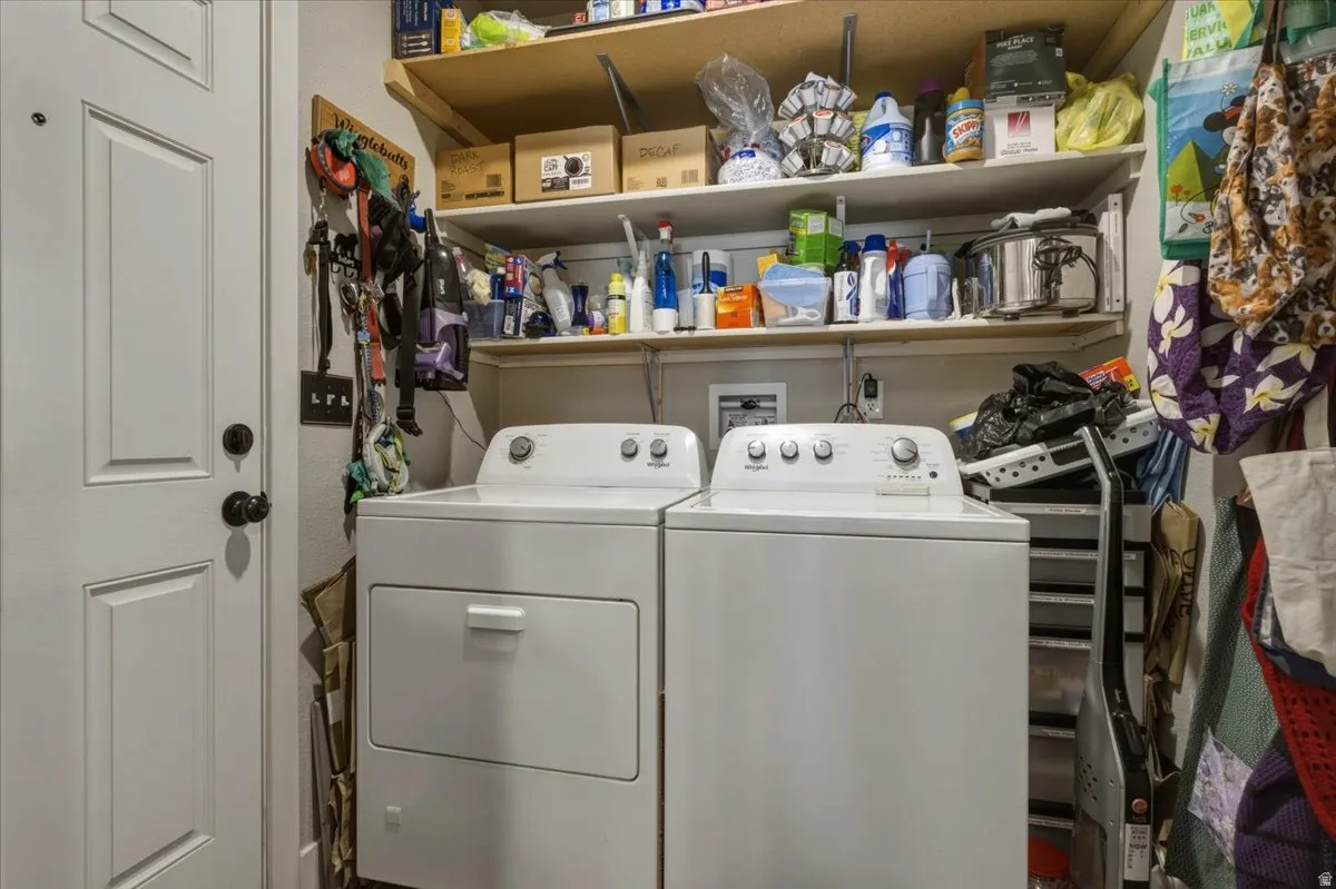 Laundry room with independent washer and dryer