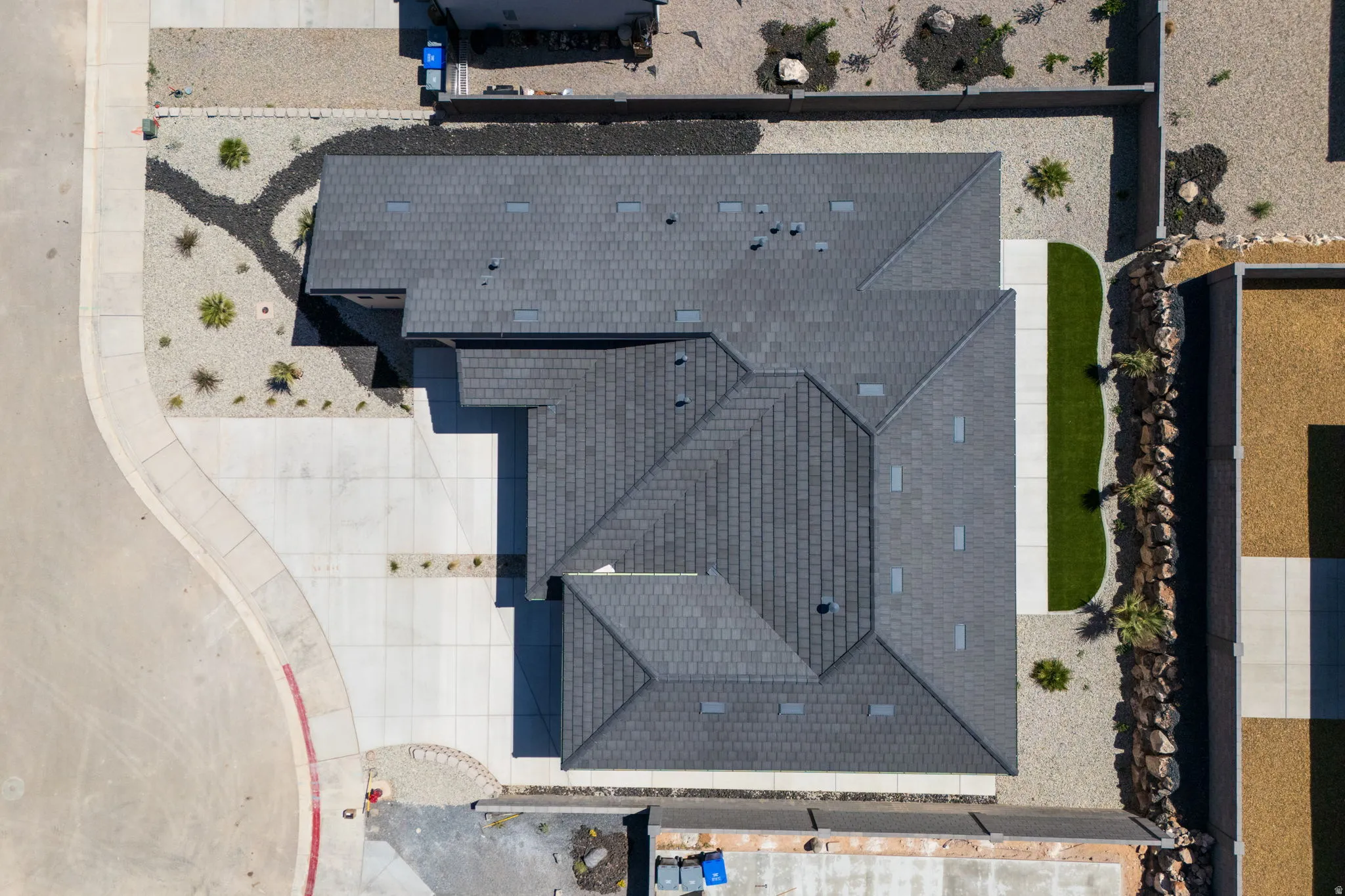 Aerial view of property and surrounding area