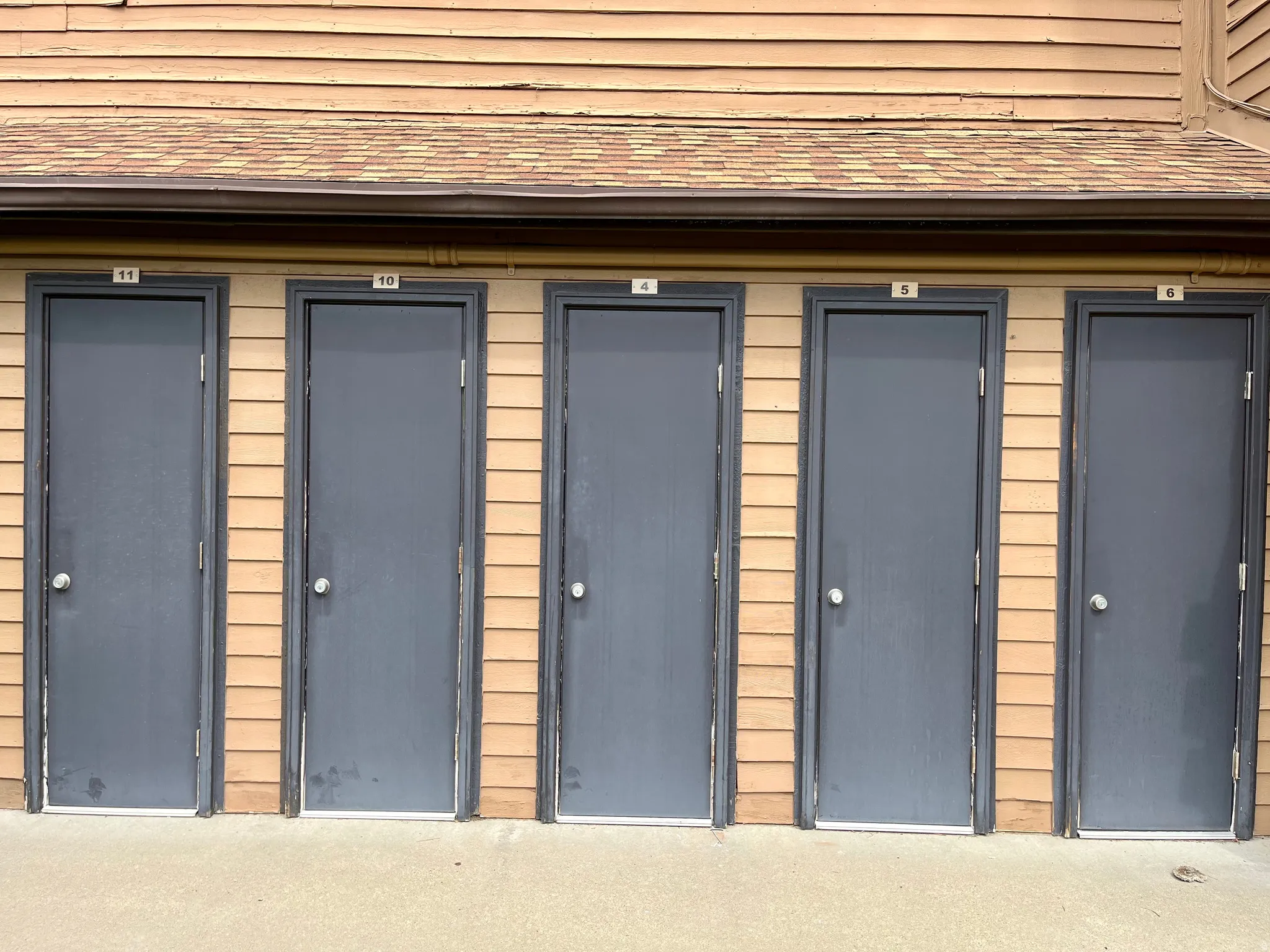 Locking Owner storage for larger items like Skis & Bikes