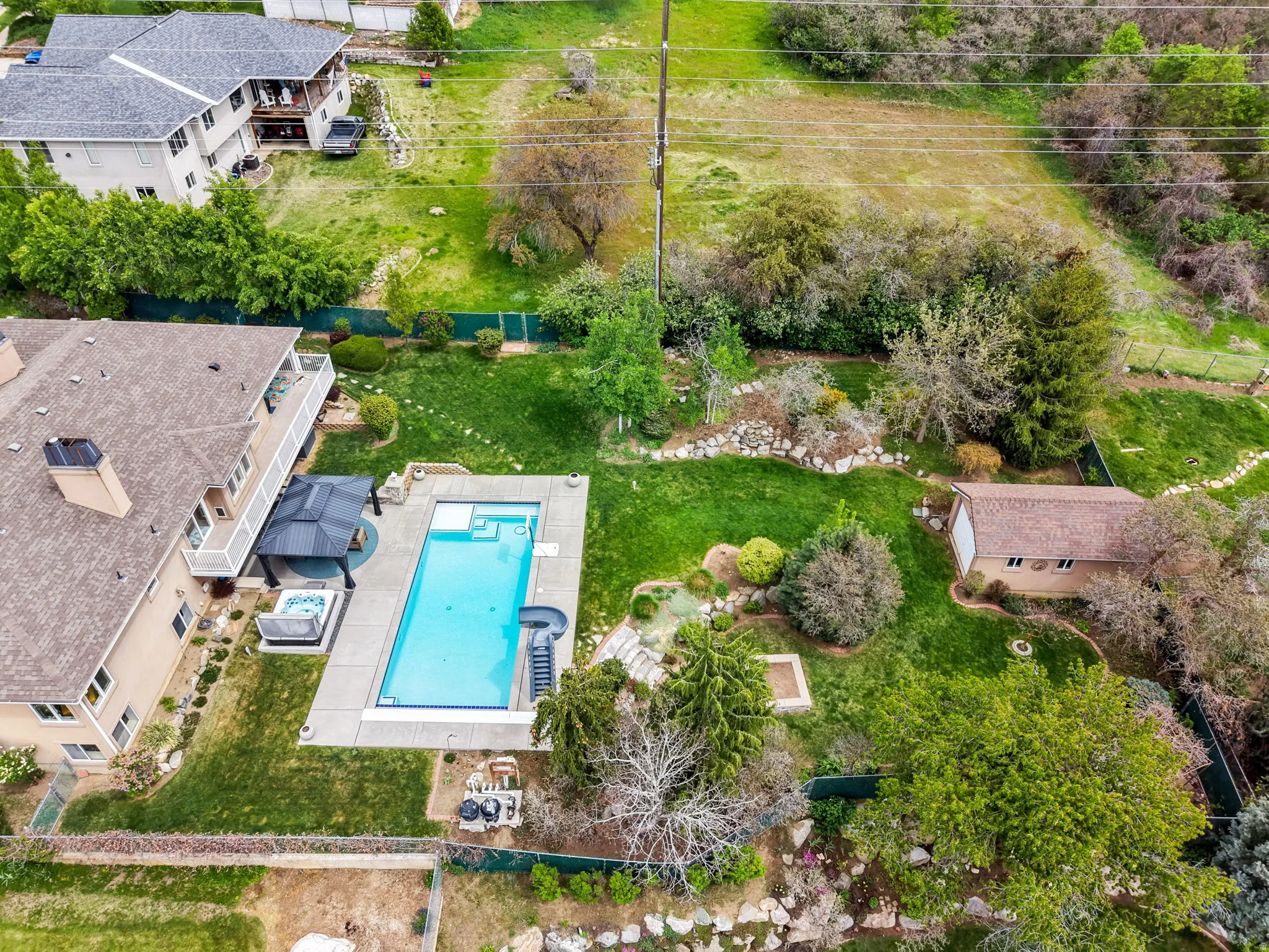 Bird's eye view of a pool area