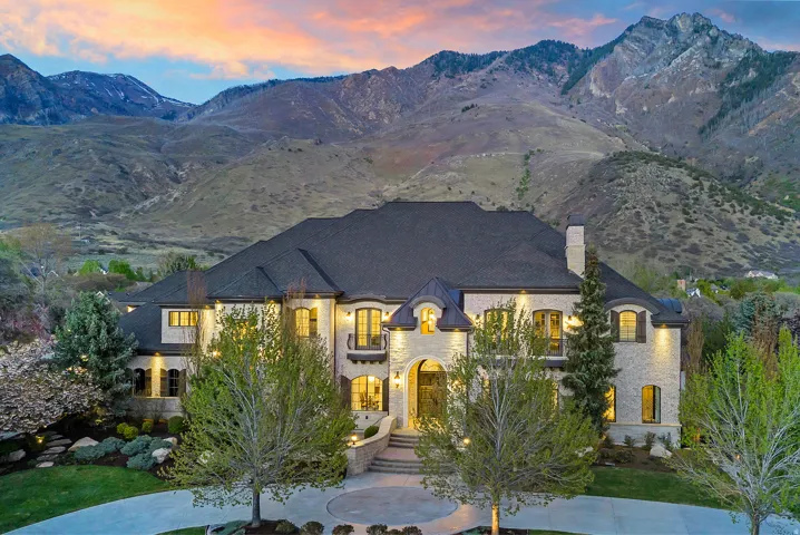 View of front of property featuring a chimney and a mountain view