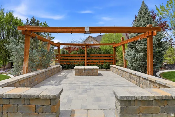 View of patio / terrace featuring a pergola