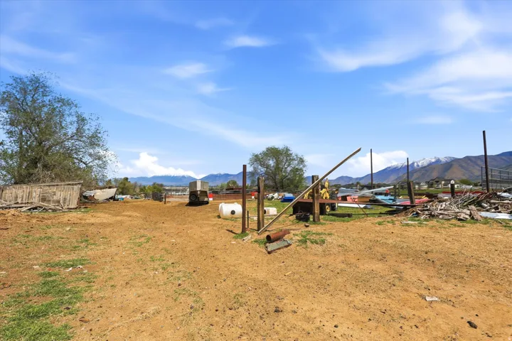 View of yard with a mountain view