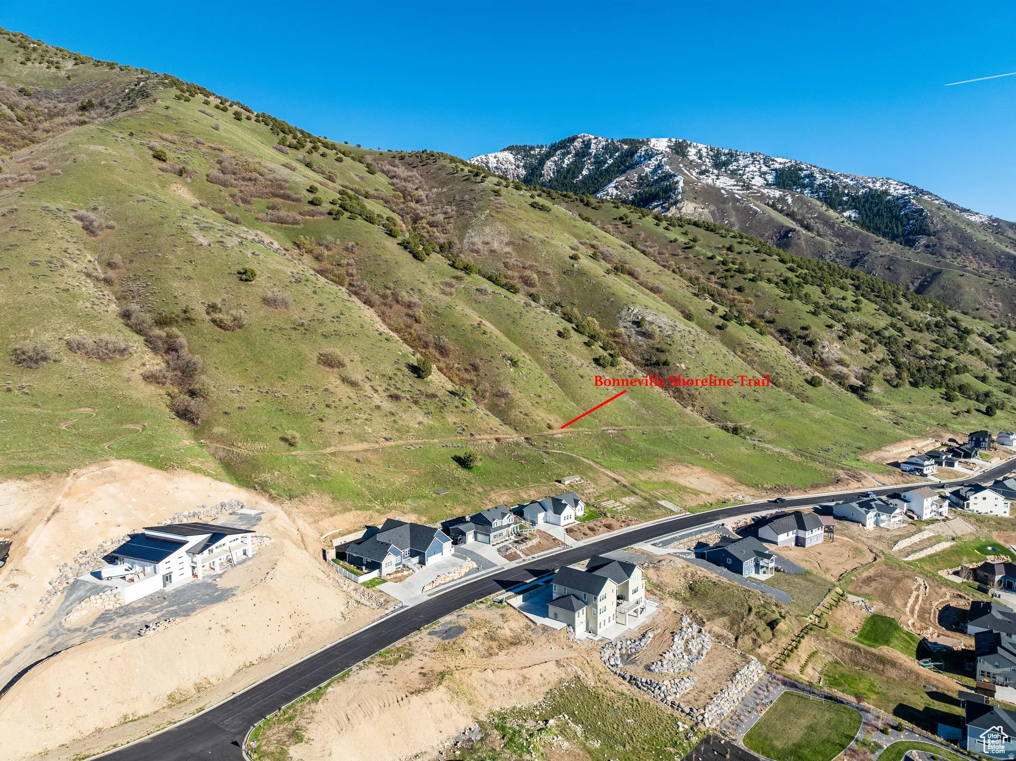 Bird's eye view of a mountainous background