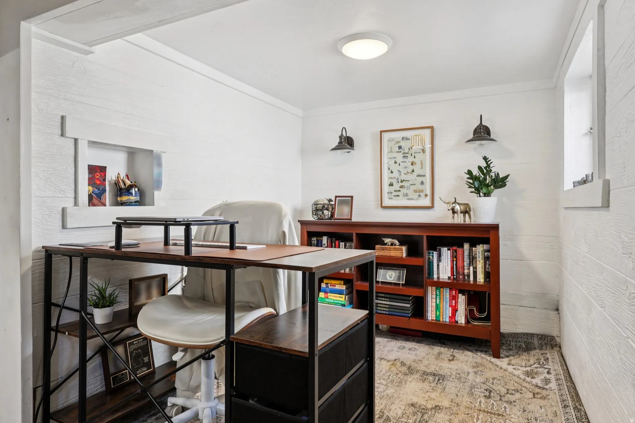Office space featuring ornamental molding