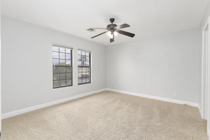 Recessed ceiling fan with integrated lighting