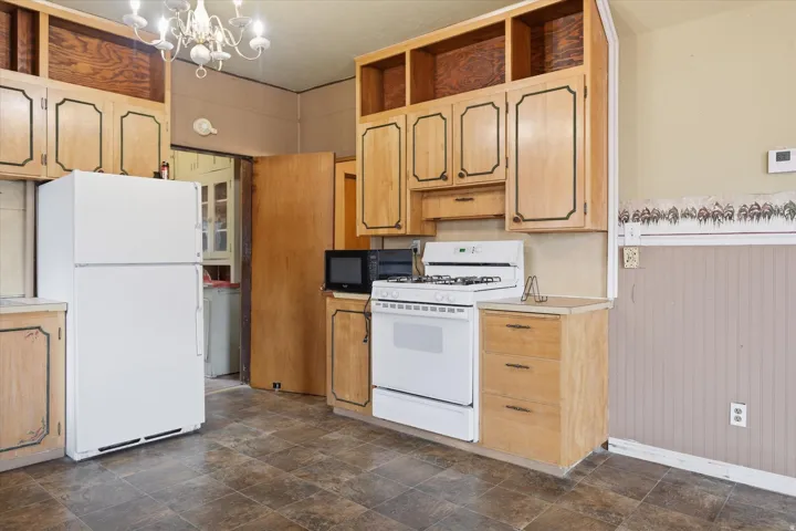 137 Bannock St, Malad City, Idaho 83252
