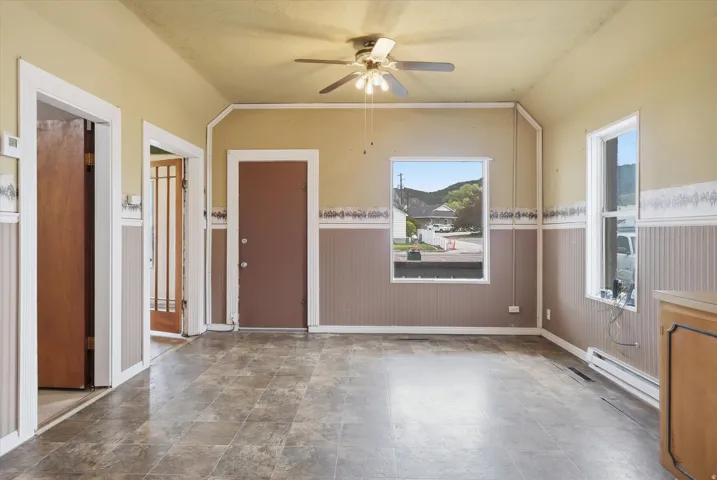 137 Bannock St, Malad City, Idaho 83252