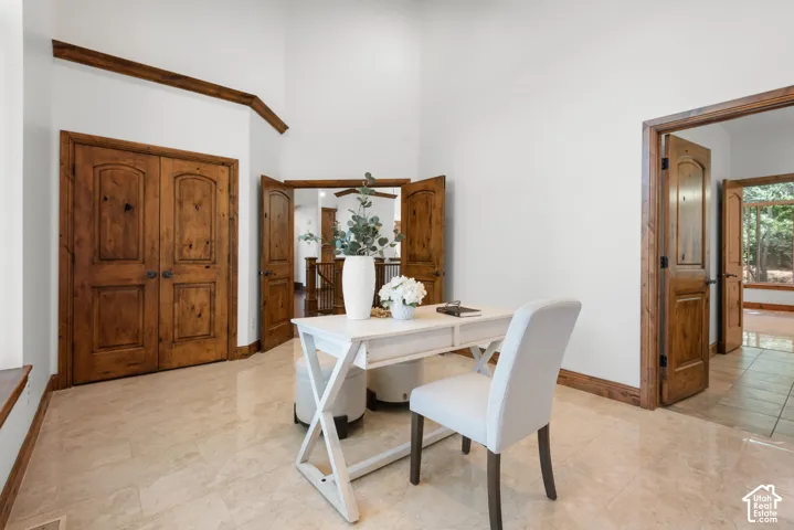 Light-toned tile flooring throughout