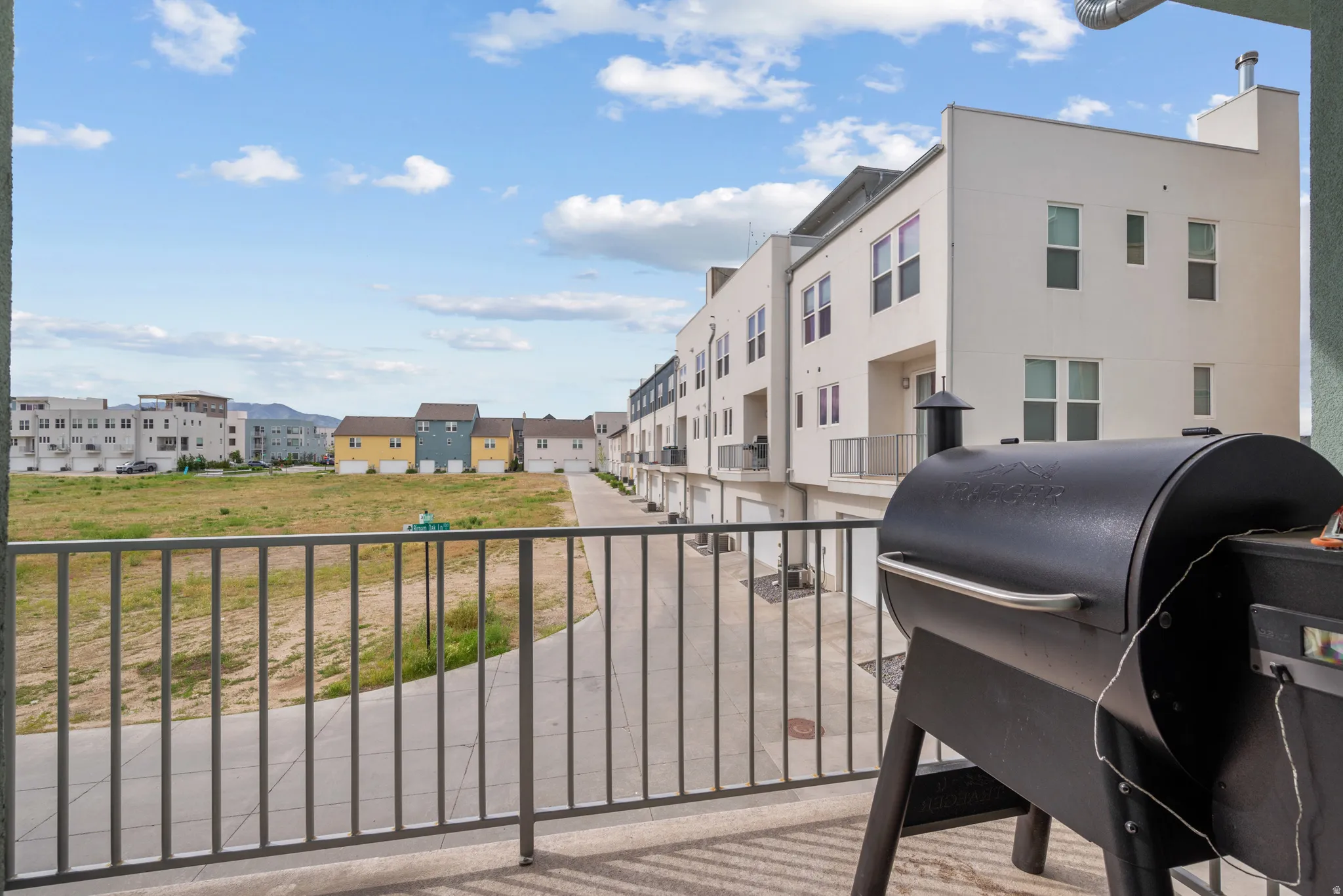 Balcony with grilling area