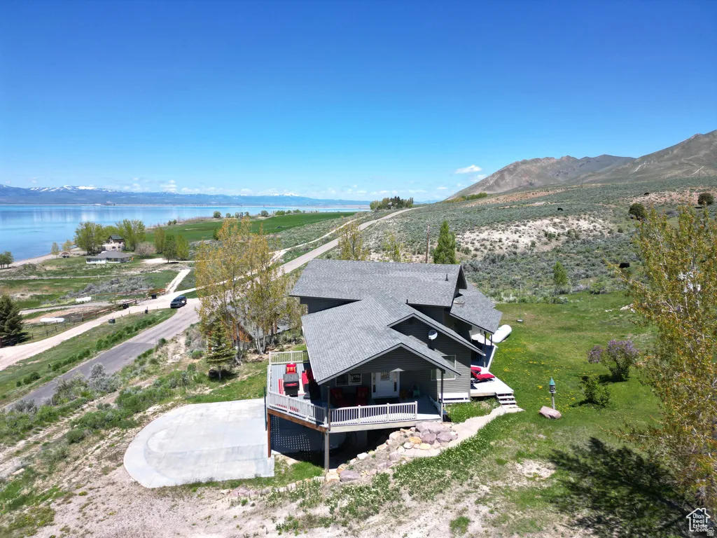 View from above of property featuring mountains
