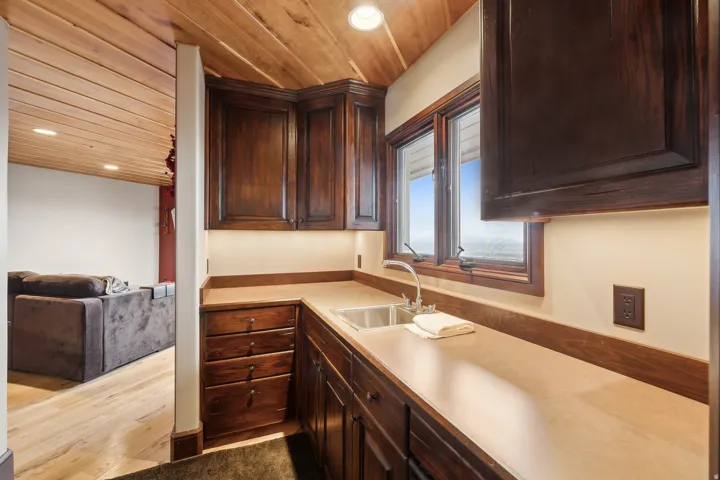 5th bedroom kitchenette.