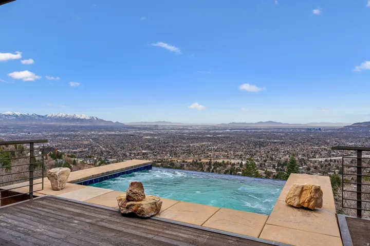 9'x13' infinity hot tub overlooking everything