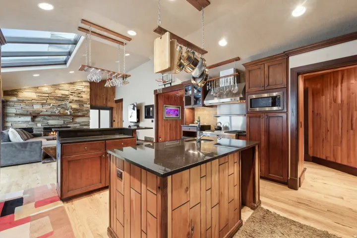Open kitchen with circular traffic patterns