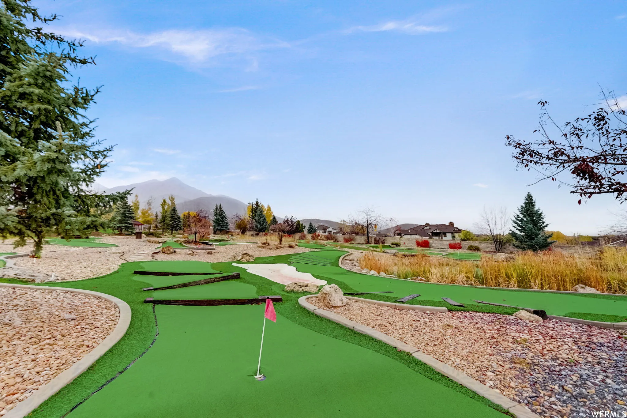 Mini golf course