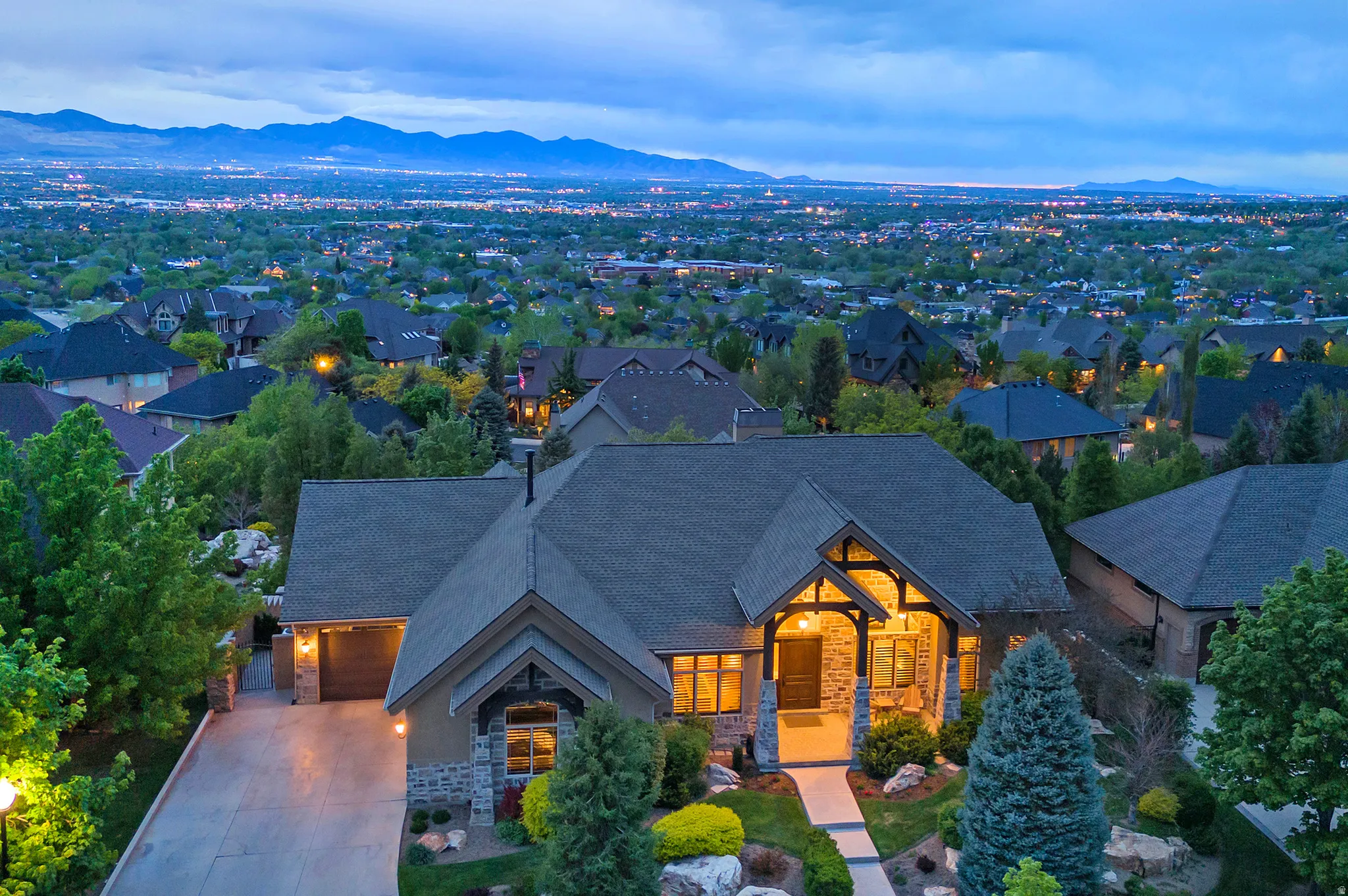 Bird's eye view of a mountainous background