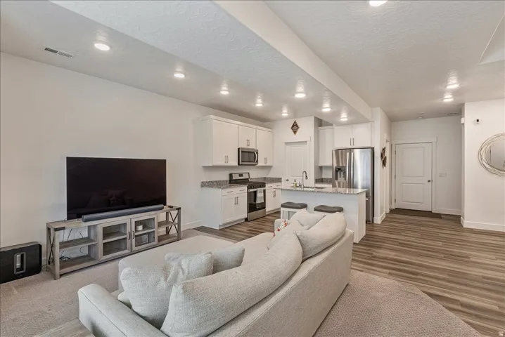 1147 N Haight Creek Loop, Farmington, Utah 84025