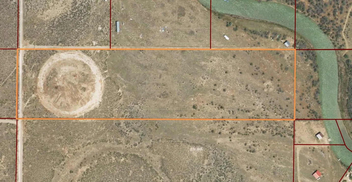 Map of property location featuring property parcel outlined