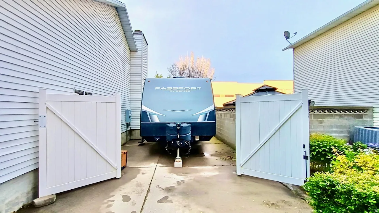 RV Parking with gate
