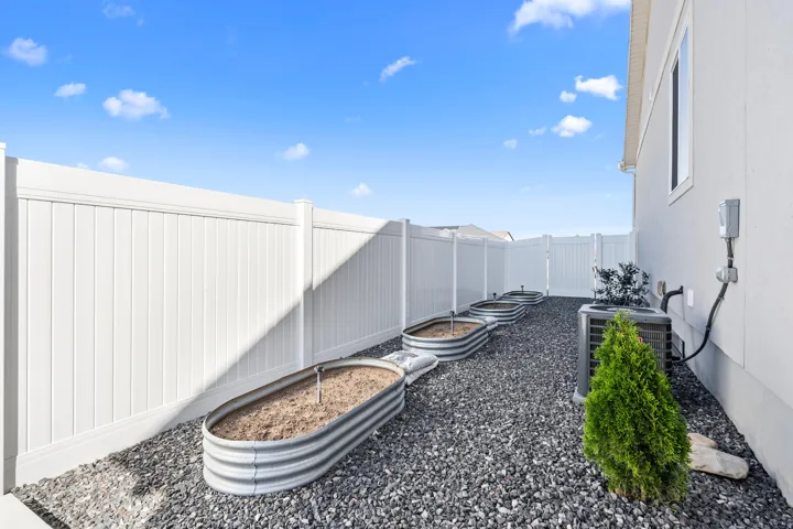 Planter Boxes w. drip system