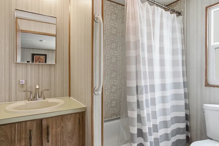 Primary Full Bathroom