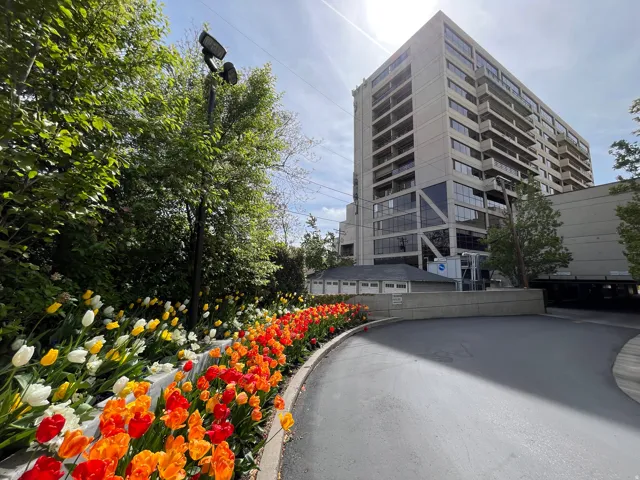 Entrance to Governors Plaza