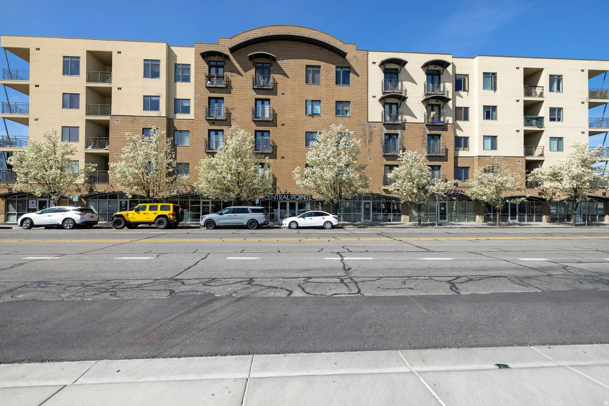 View of apartment building / complex
