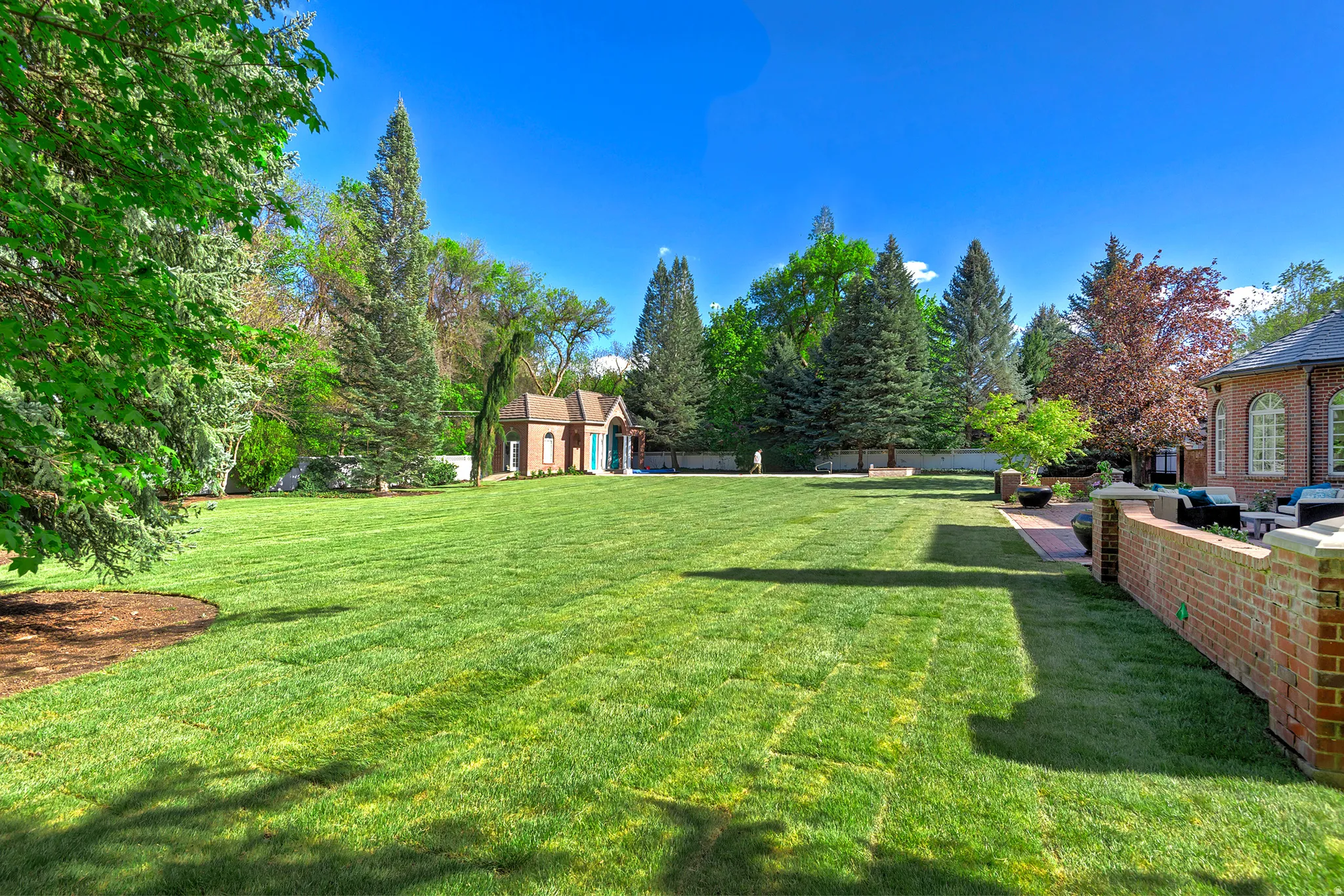 So much privacy and seclusion in the backyard.