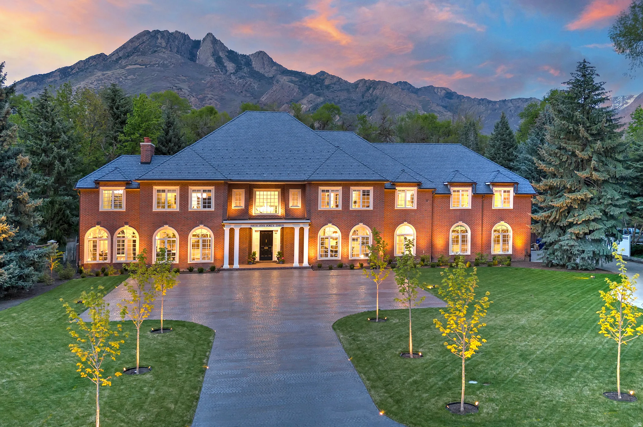Stunning Georgia-inspired estate is new from top to bottom -