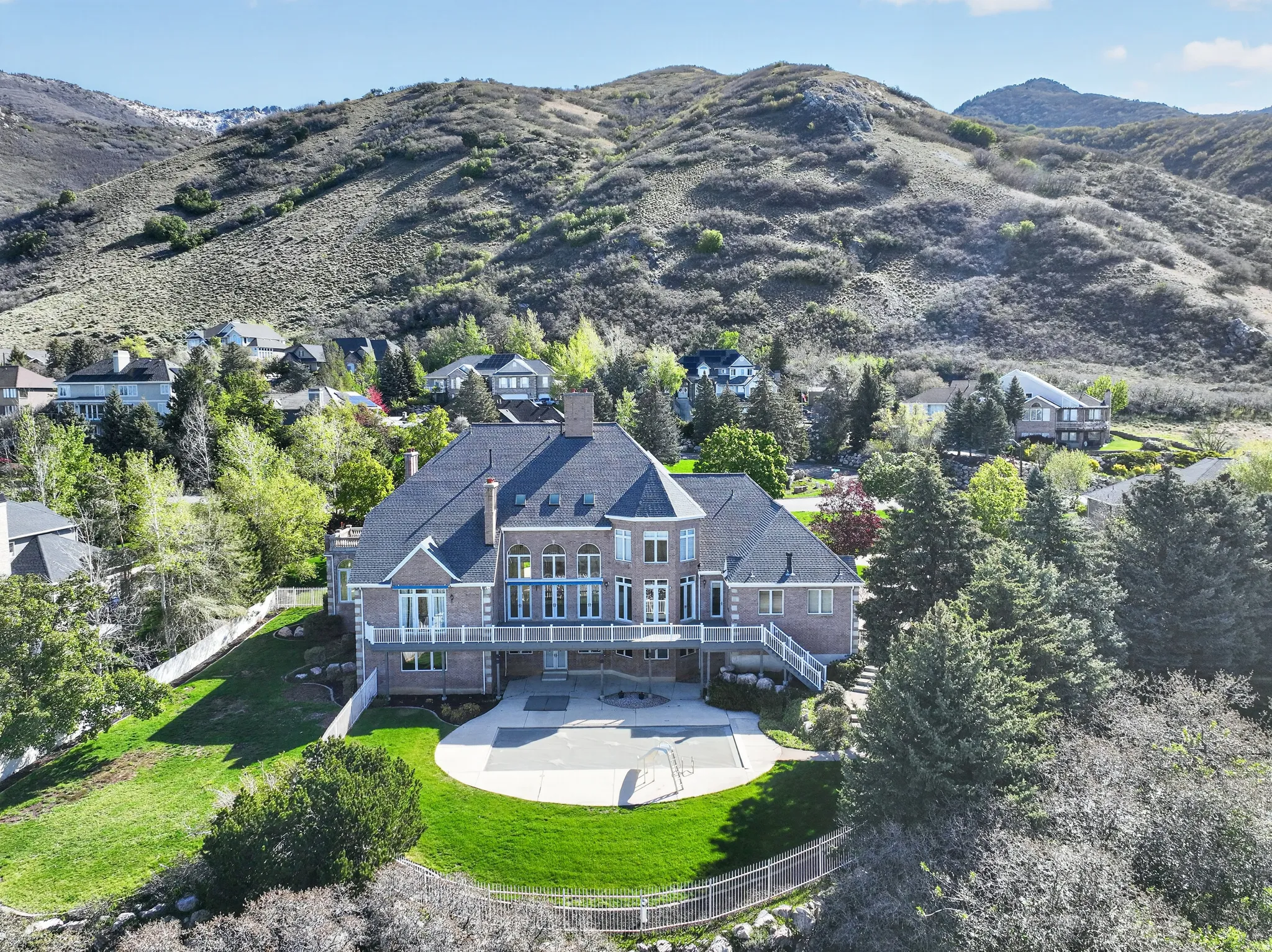 View from above of property featuring a mountain backdrop