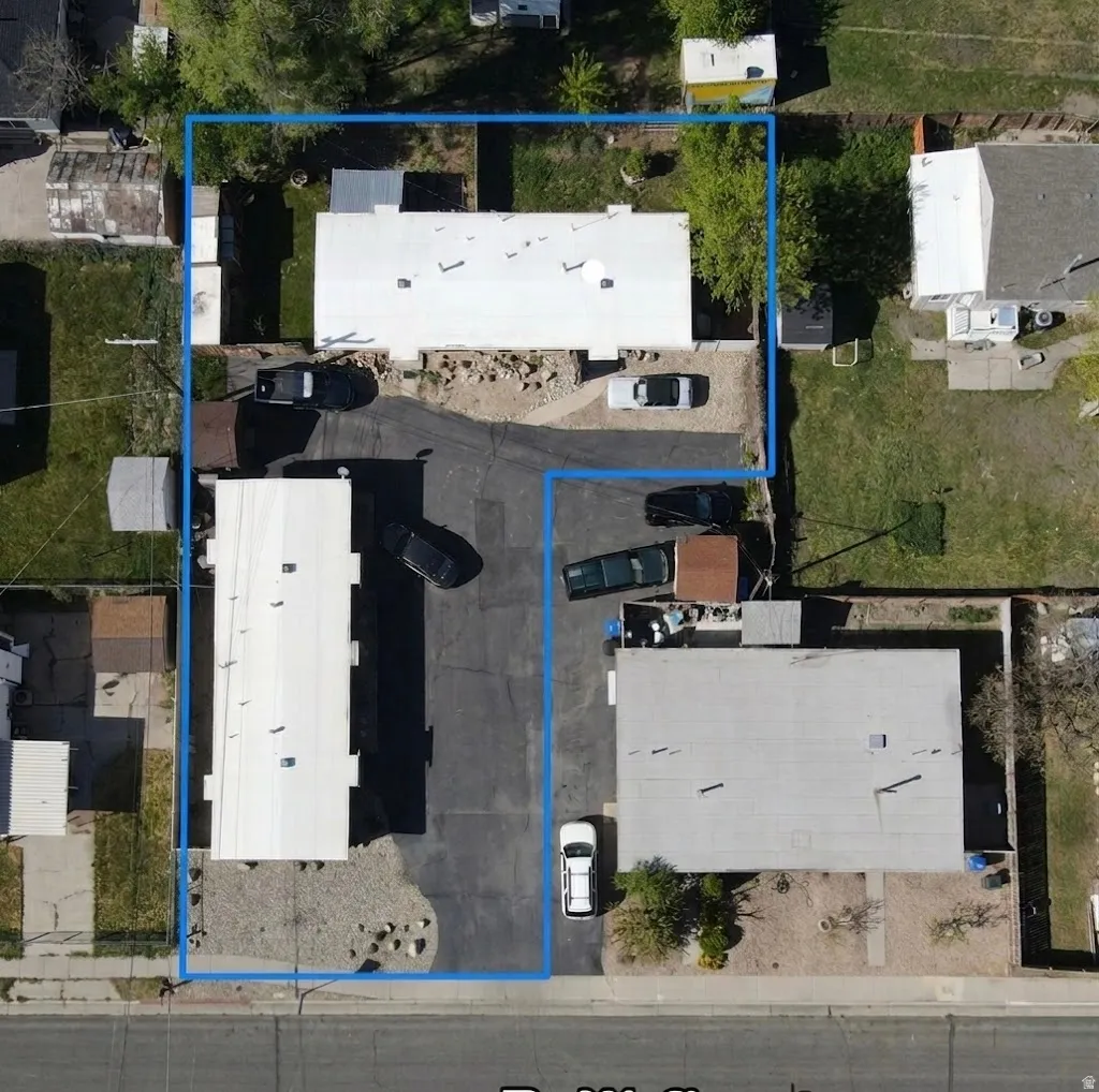 Aerial overview of property's location featuring property boundaries highlighted