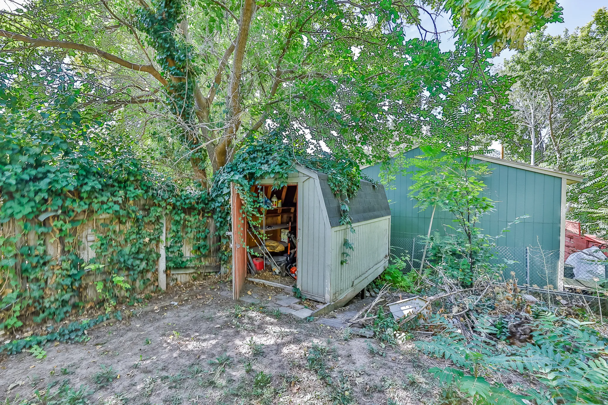 Unit 2 (Back North) Back Patio/Yard with Stream