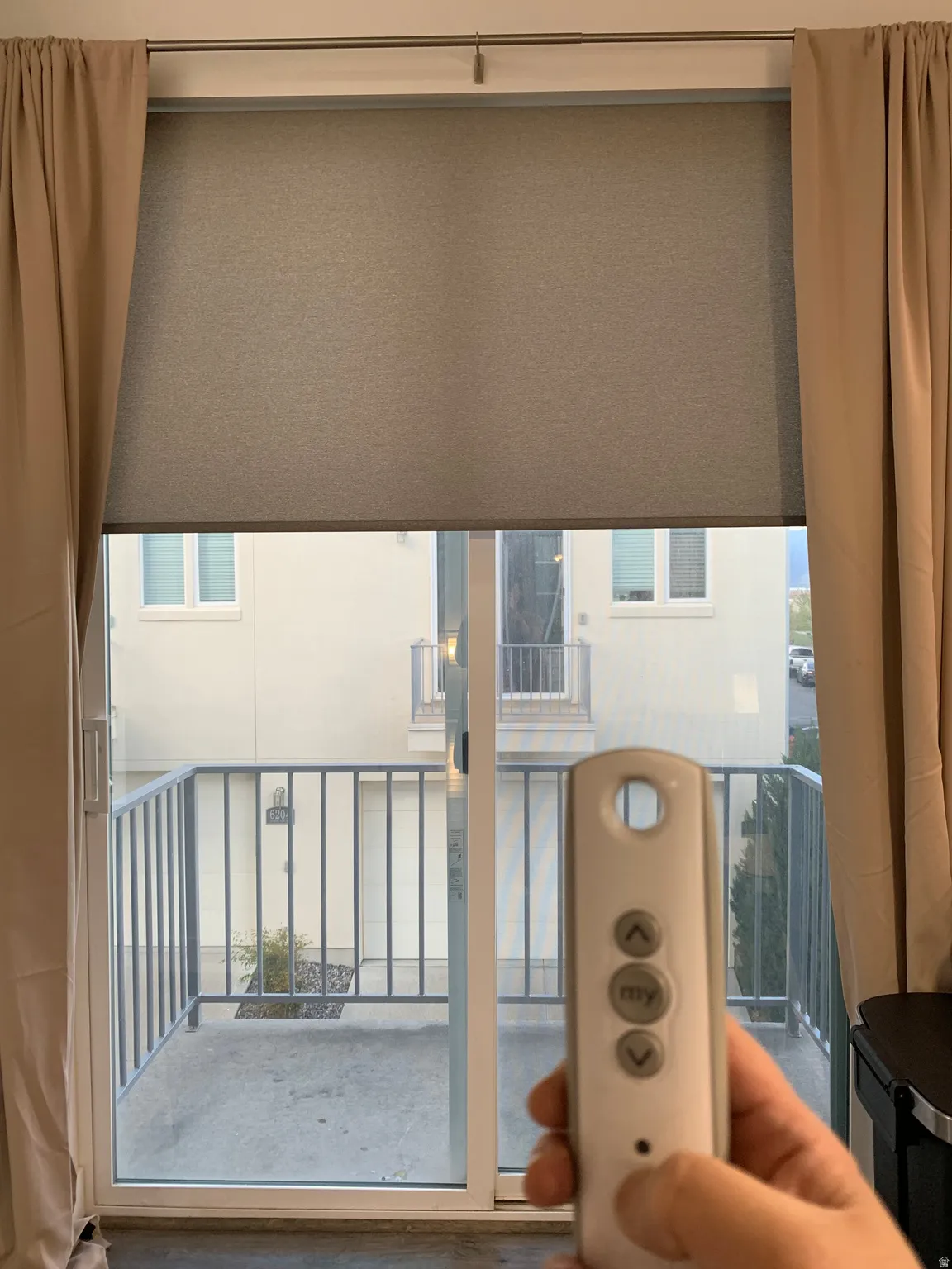 remote to control the shades