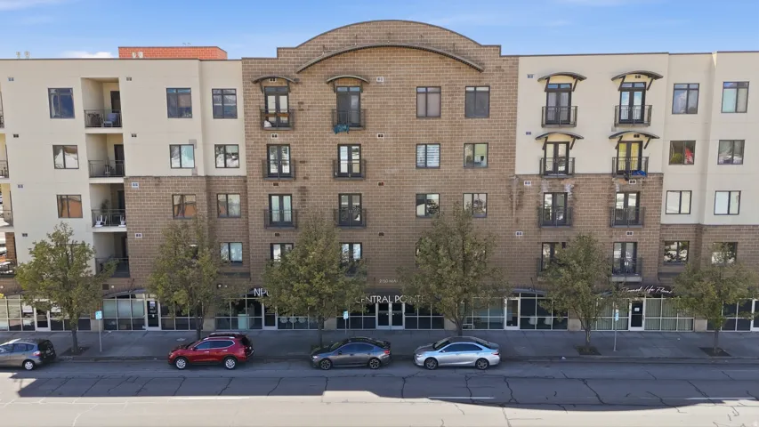 View of apartment building / complex