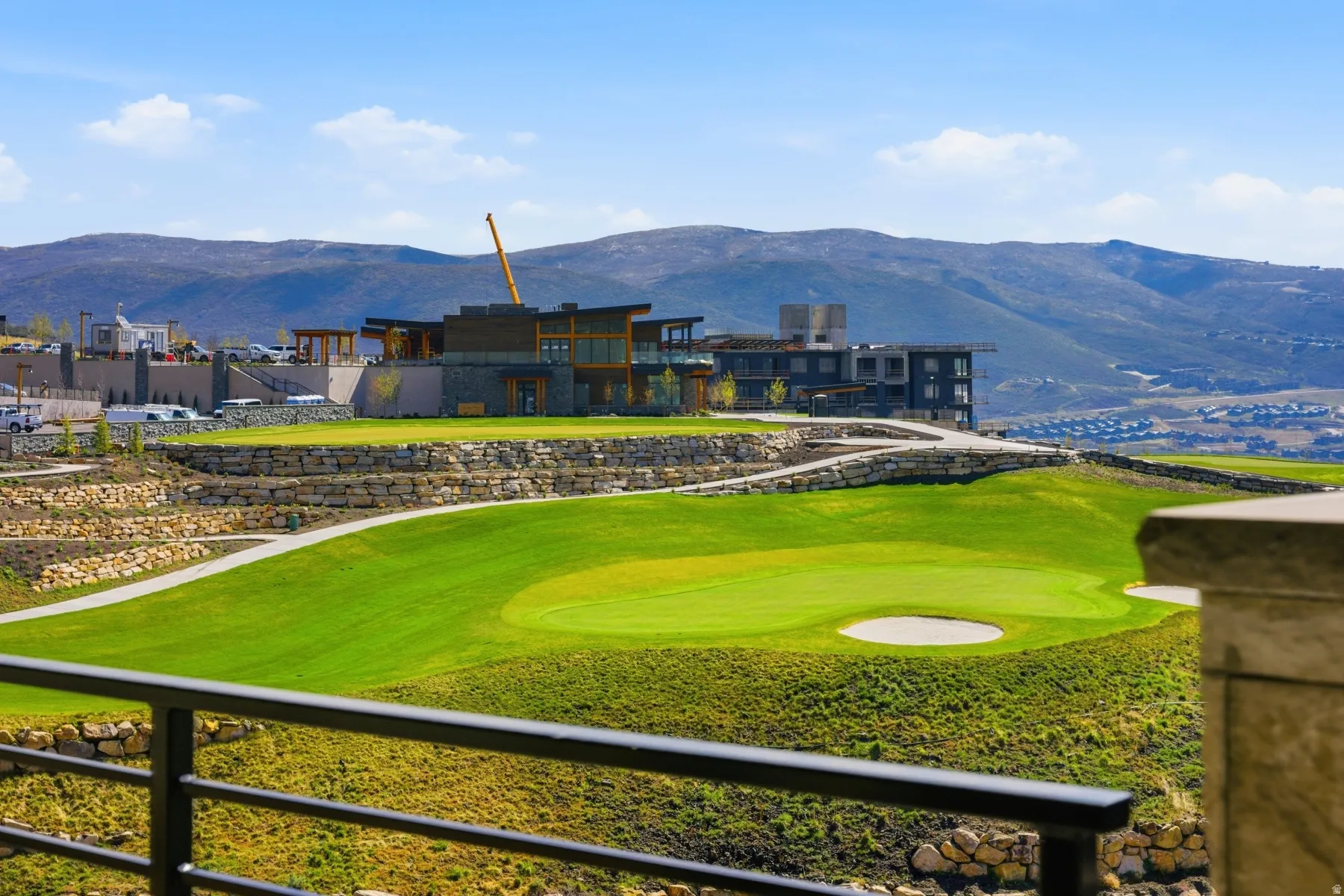Surrounding community with a mountain view