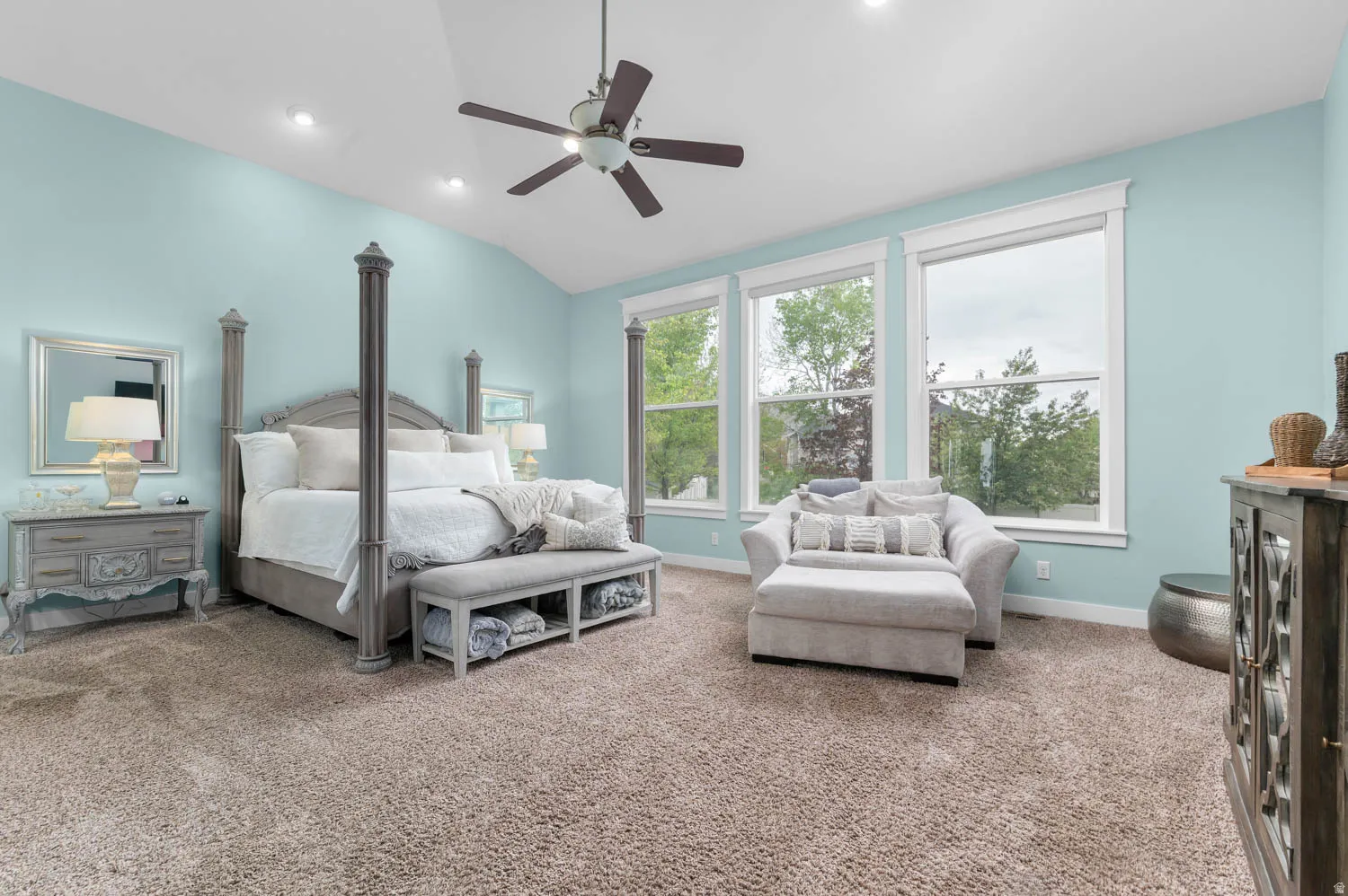 Bedroom featuring carpet, a ceiling fan, recessed lighting, and vaulted ceiling
