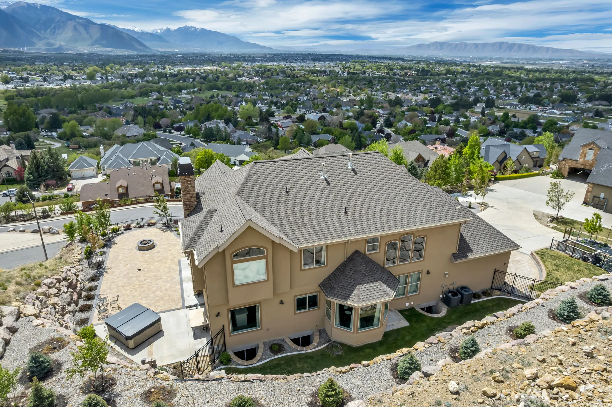 Aerial view of residential area with a mountain backdrop