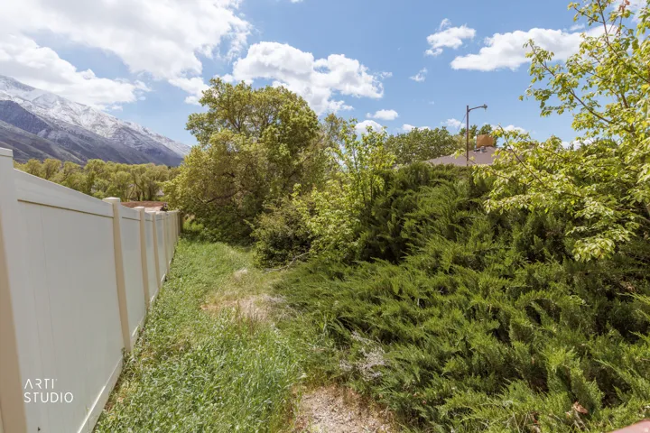 View of yard featuring a mountain view