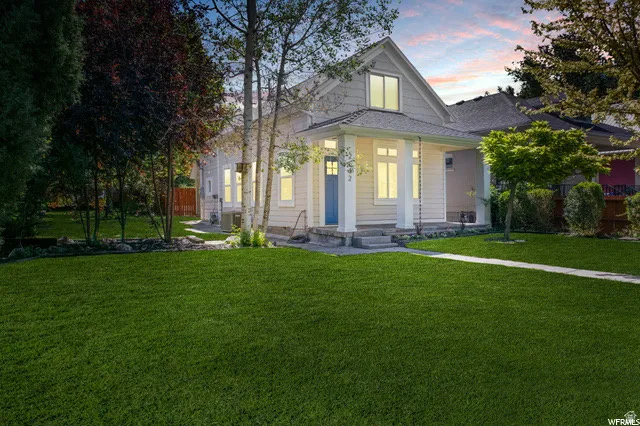 View of front of property featuring a porch