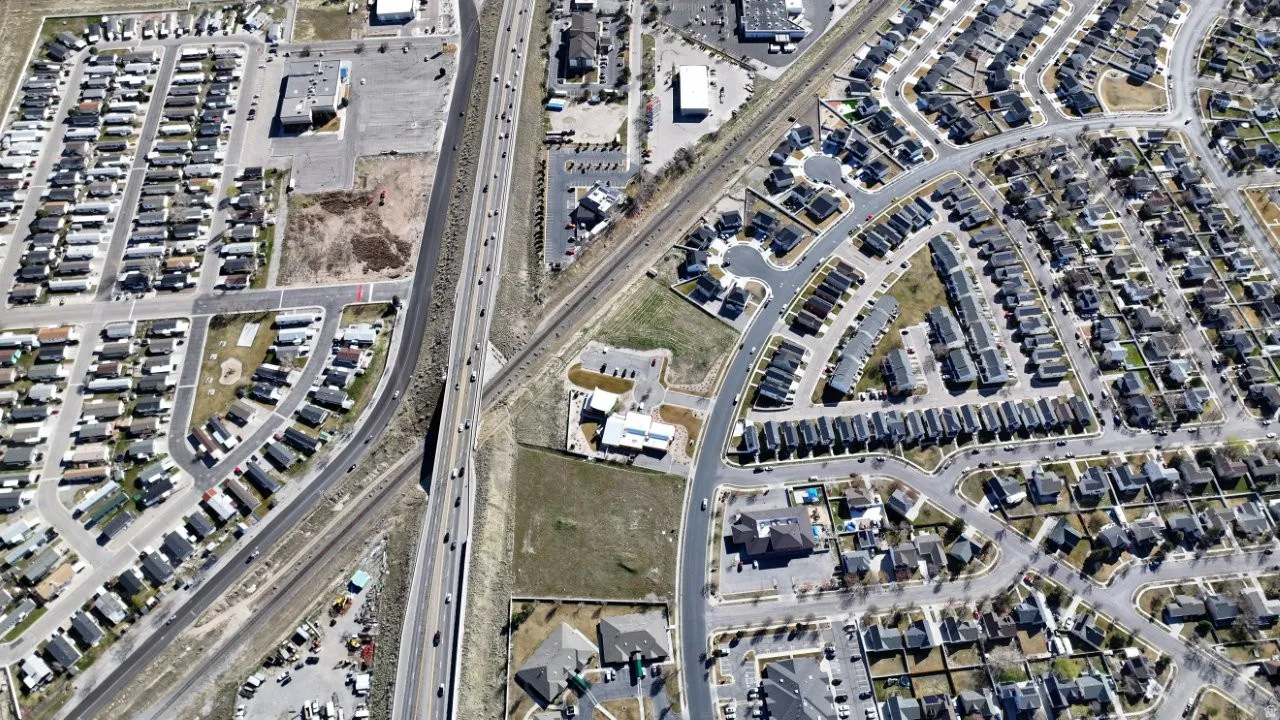 Aerial map of property and surrounding area