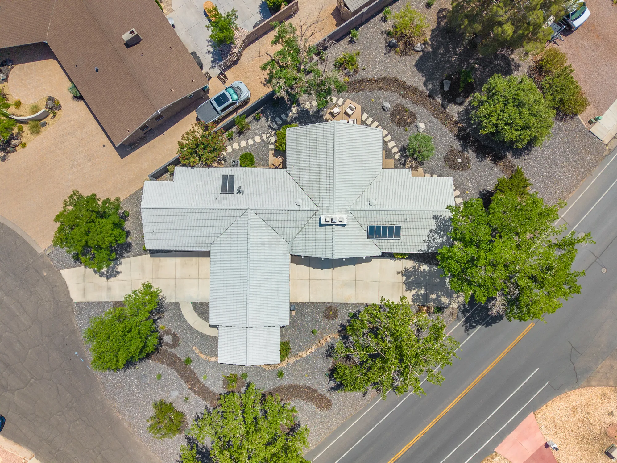 Aerial view of property and surrounding area
