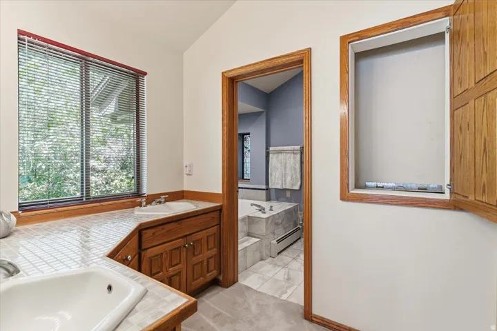 905 Oakridge Dr, Farmington, Utah 84025